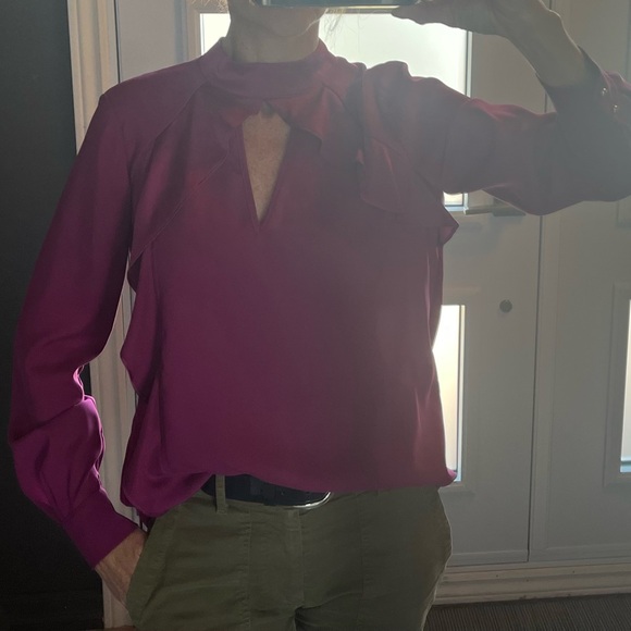 Gorgeous PARKER silky blouse in magenta color - Picture 2 of 7